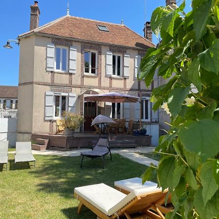 Villa Fontaine Avec Piscine Interieur Chauffee-Maison De Campagne Familiale -Ideal Vacances Ou Sejour Professionnel -3 Chambres-Bureau Separe -Lit Bebe - Parking Facile & Gratuit Fontaine-la-Gaillarde Exterior foto