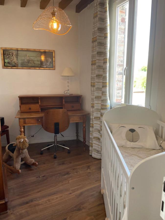 Villa Fontaine Avec Piscine Interieur Chauffee-Maison De Campagne Familiale -Ideal Vacances Ou Sejour Professionnel -3 Chambres-Bureau Separe -Lit Bebe - Parking Facile & Gratuit Fontaine-la-Gaillarde Exterior foto