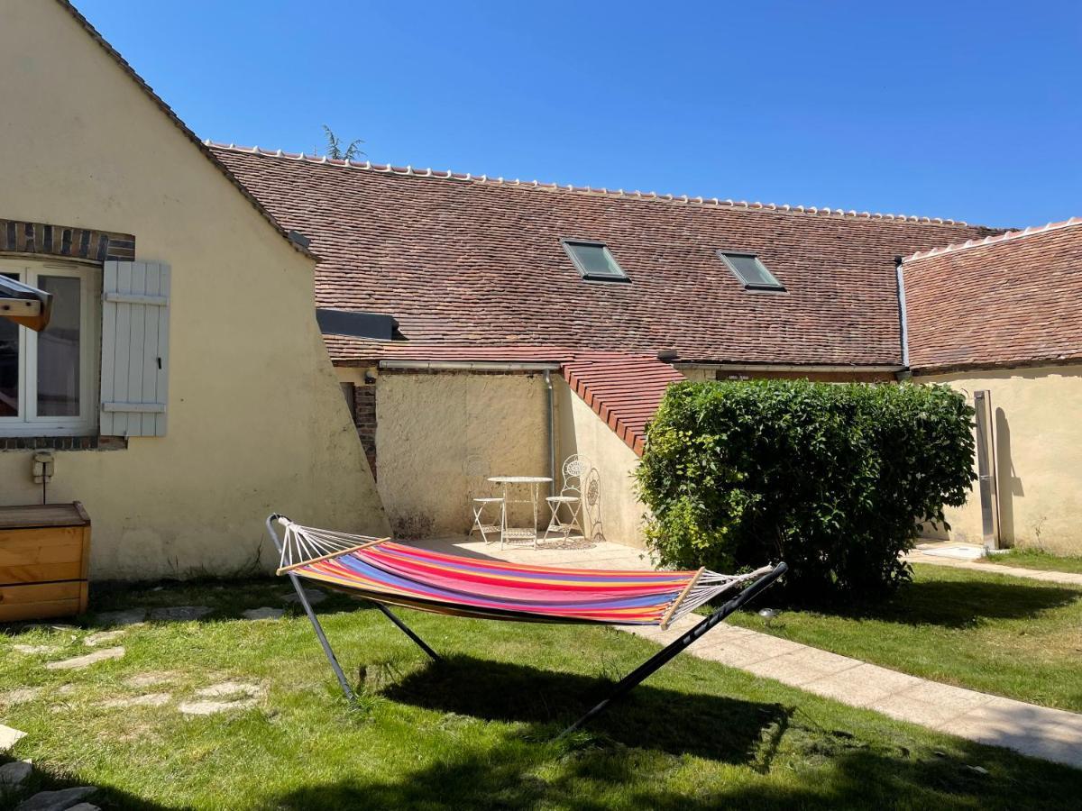 Villa Fontaine Avec Piscine Interieur Chauffee-Maison De Campagne Familiale -Ideal Vacances Ou Sejour Professionnel -3 Chambres-Bureau Separe -Lit Bebe - Parking Facile & Gratuit Fontaine-la-Gaillarde Exterior foto