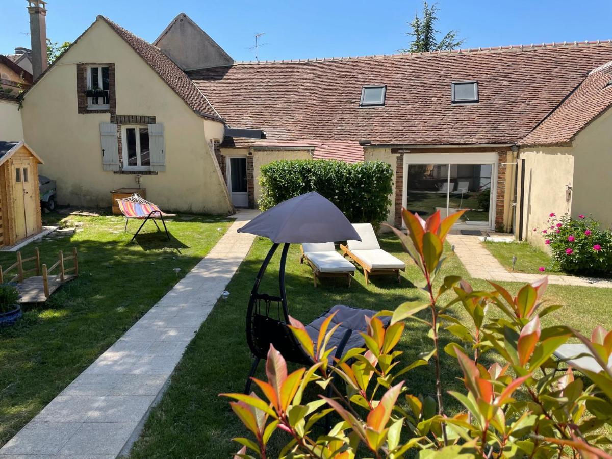 Villa Fontaine Avec Piscine Interieur Chauffee-Maison De Campagne Familiale -Ideal Vacances Ou Sejour Professionnel -3 Chambres-Bureau Separe -Lit Bebe - Parking Facile & Gratuit Fontaine-la-Gaillarde Exterior foto