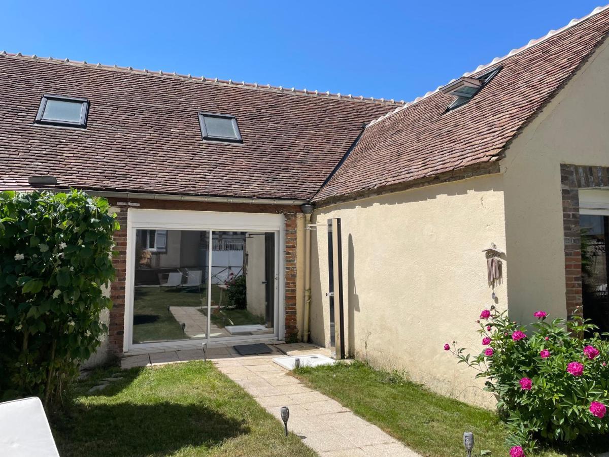 Villa Fontaine Avec Piscine Interieur Chauffee-Maison De Campagne Familiale -Ideal Vacances Ou Sejour Professionnel -3 Chambres-Bureau Separe -Lit Bebe - Parking Facile & Gratuit Fontaine-la-Gaillarde Exterior foto