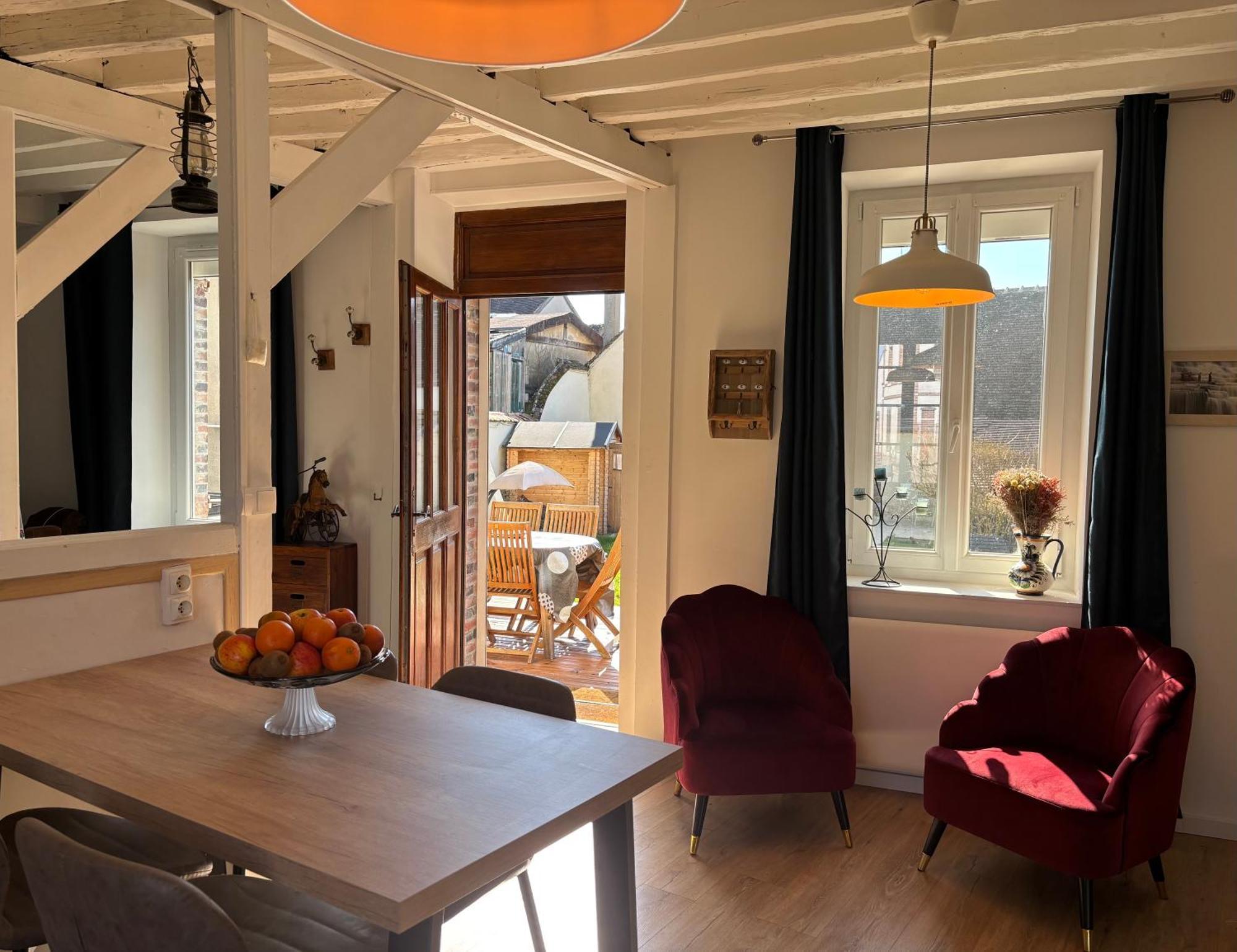 Villa Fontaine Avec Piscine Interieur Chauffee-Maison De Campagne Familiale -Ideal Vacances Ou Sejour Professionnel -3 Chambres-Bureau Separe -Lit Bebe - Parking Facile & Gratuit Fontaine-la-Gaillarde Exterior foto