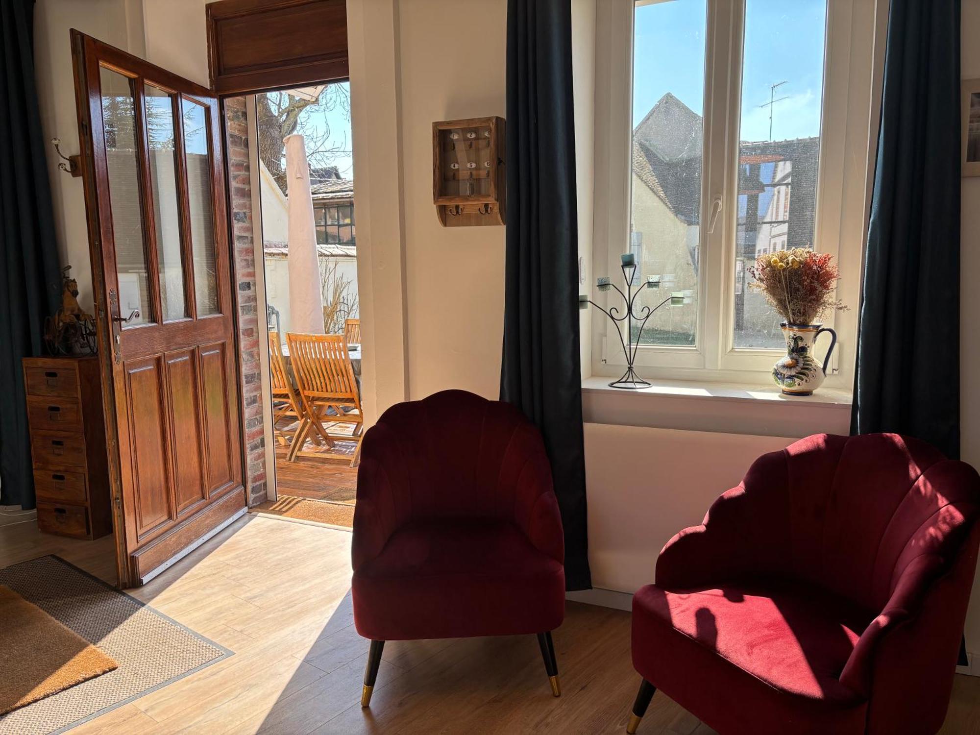Villa Fontaine Avec Piscine Interieur Chauffee-Maison De Campagne Familiale -Ideal Vacances Ou Sejour Professionnel -3 Chambres-Bureau Separe -Lit Bebe - Parking Facile & Gratuit Fontaine-la-Gaillarde Exterior foto
