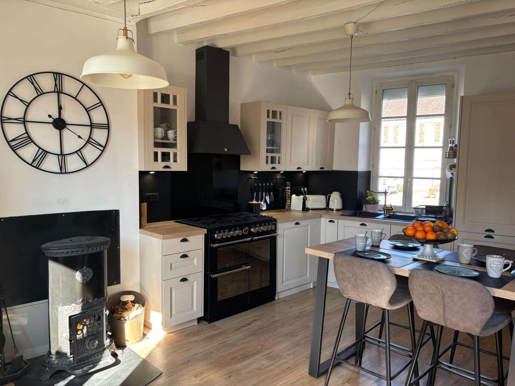 Villa Fontaine Avec Piscine Interieur Chauffee-Maison De Campagne Familiale -Ideal Vacances Ou Sejour Professionnel -3 Chambres-Bureau Separe -Lit Bebe - Parking Facile & Gratuit Fontaine-la-Gaillarde Exterior foto