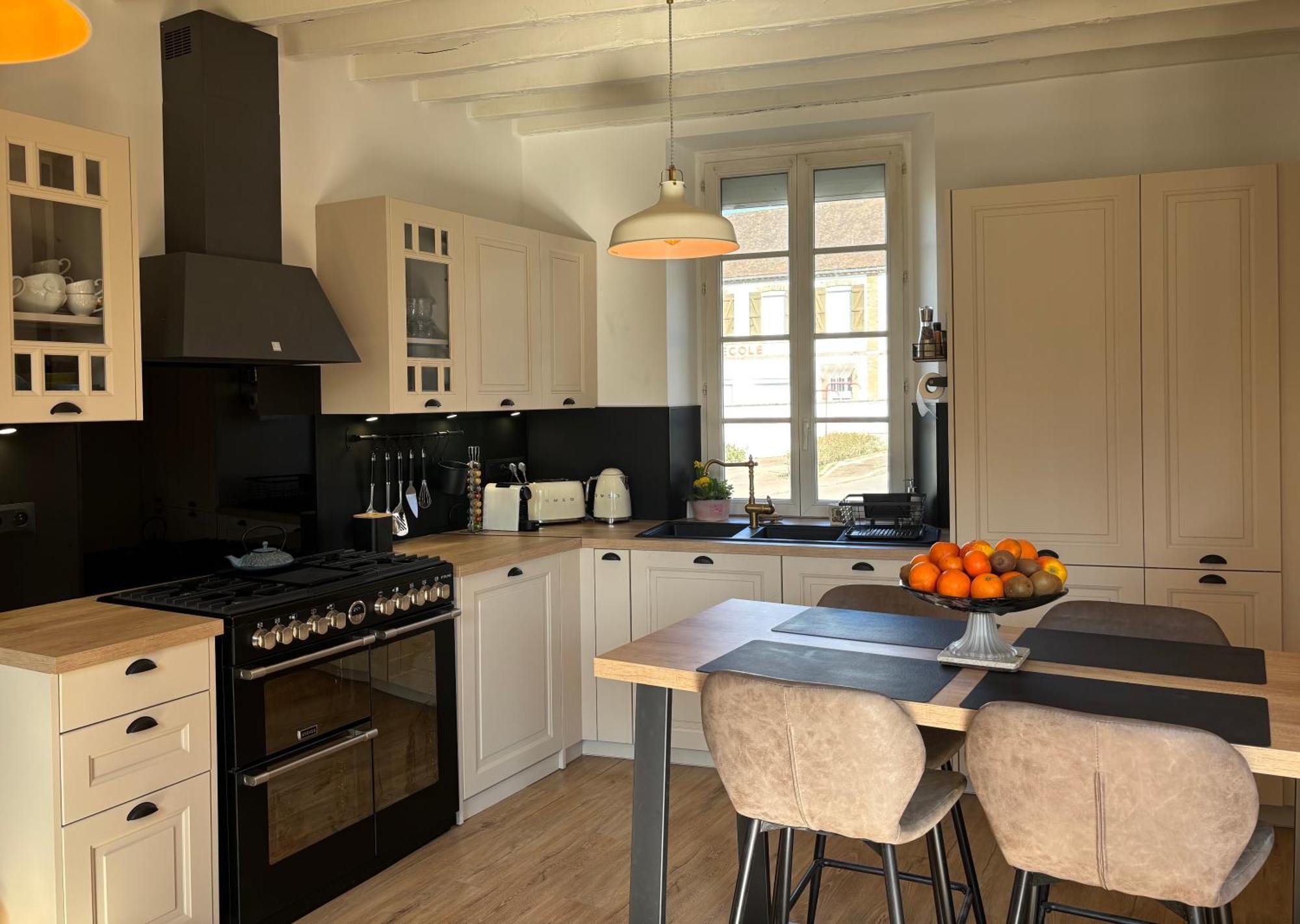 Villa Fontaine Avec Piscine Interieur Chauffee-Maison De Campagne Familiale -Ideal Vacances Ou Sejour Professionnel -3 Chambres-Bureau Separe -Lit Bebe - Parking Facile & Gratuit Fontaine-la-Gaillarde Exterior foto