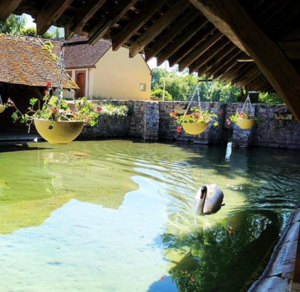 Villa Fontaine Avec Piscine Interieur Chauffee-Maison De Campagne Familiale -Ideal Vacances Ou Sejour Professionnel -3 Chambres-Bureau Separe -Lit Bebe - Parking Facile & Gratuit Fontaine-la-Gaillarde Exterior foto