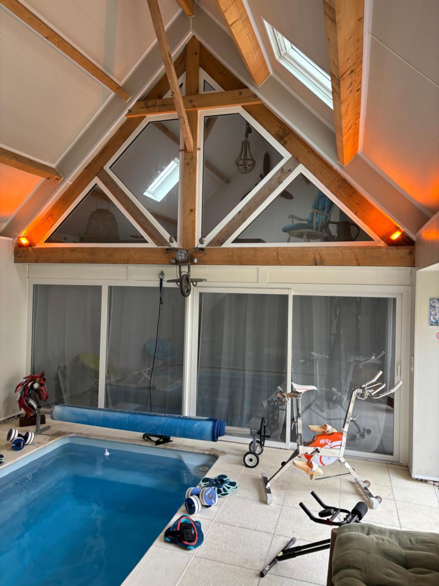 Villa Fontaine Avec Piscine Interieur Chauffee-Maison De Campagne Familiale -Ideal Vacances Ou Sejour Professionnel -3 Chambres-Bureau Separe -Lit Bebe - Parking Facile & Gratuit Fontaine-la-Gaillarde Exterior foto